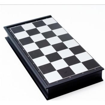 Компактные магнитные шахматы
