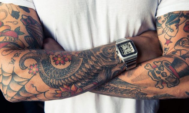 Татуировки черно-белых на плече для мужчин