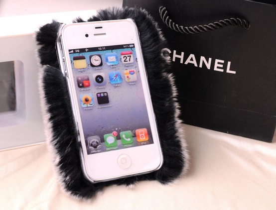 Пушистый чехол для телефона. Мех телефон. Меховой чехол для телефона. Чехол пушистый зайчик. Пушистый чехол для телефона айфон 6s валберис.